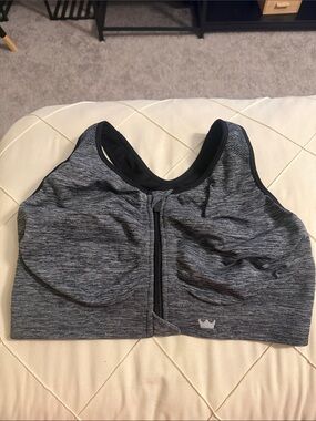 SHEFIT Front-Zip Sports Bra in Heather Gray